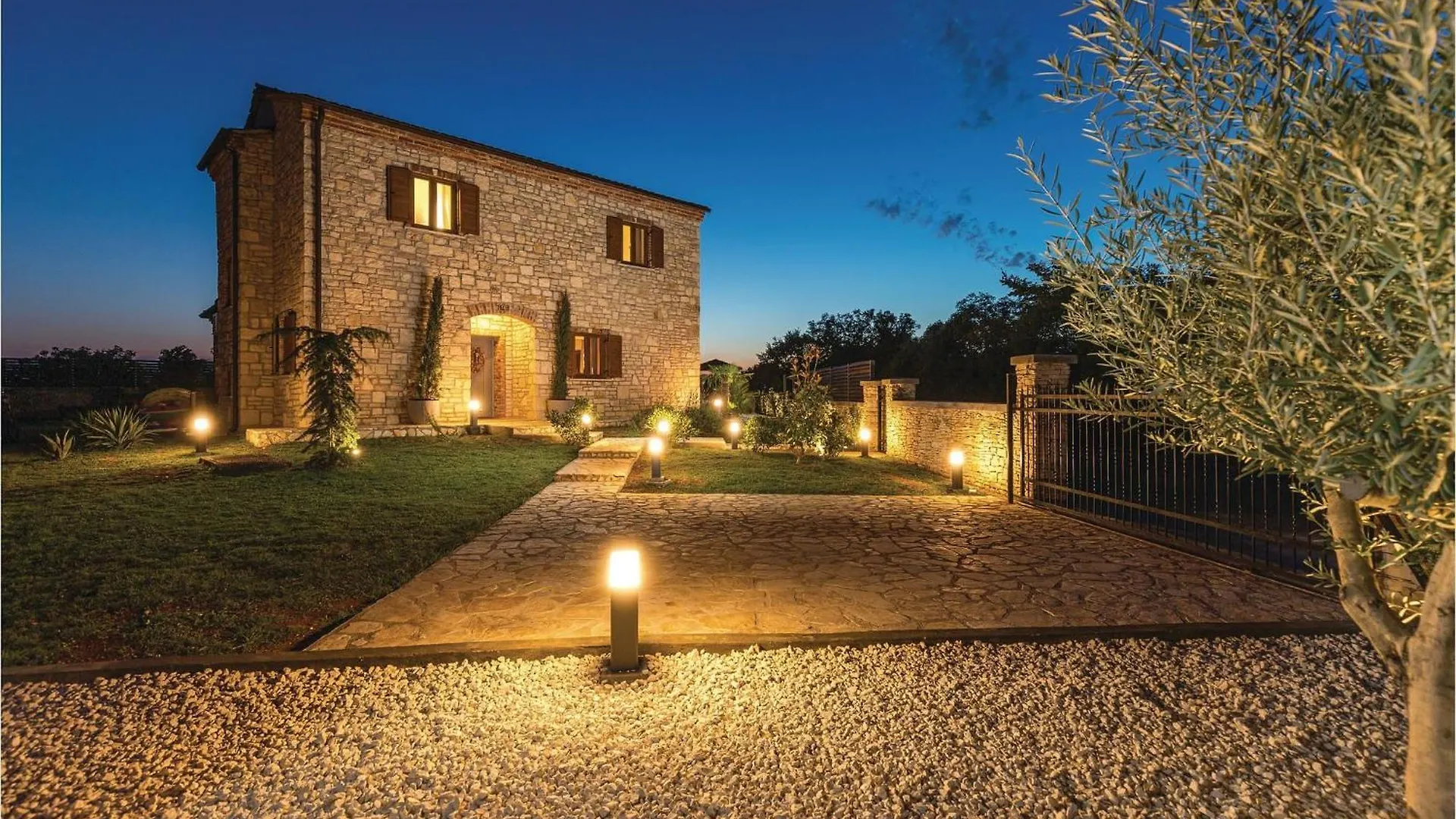 Nice Home In Cabrunici With Wifi Holiday home