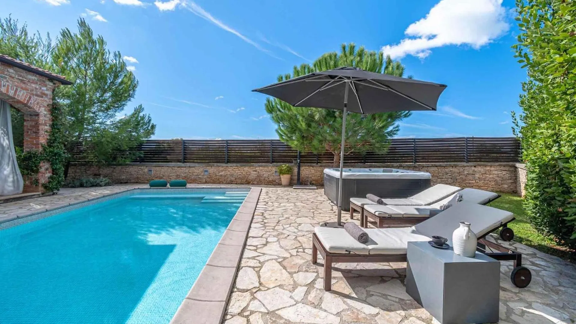 Nice Home In Cabrunici With Wifi
