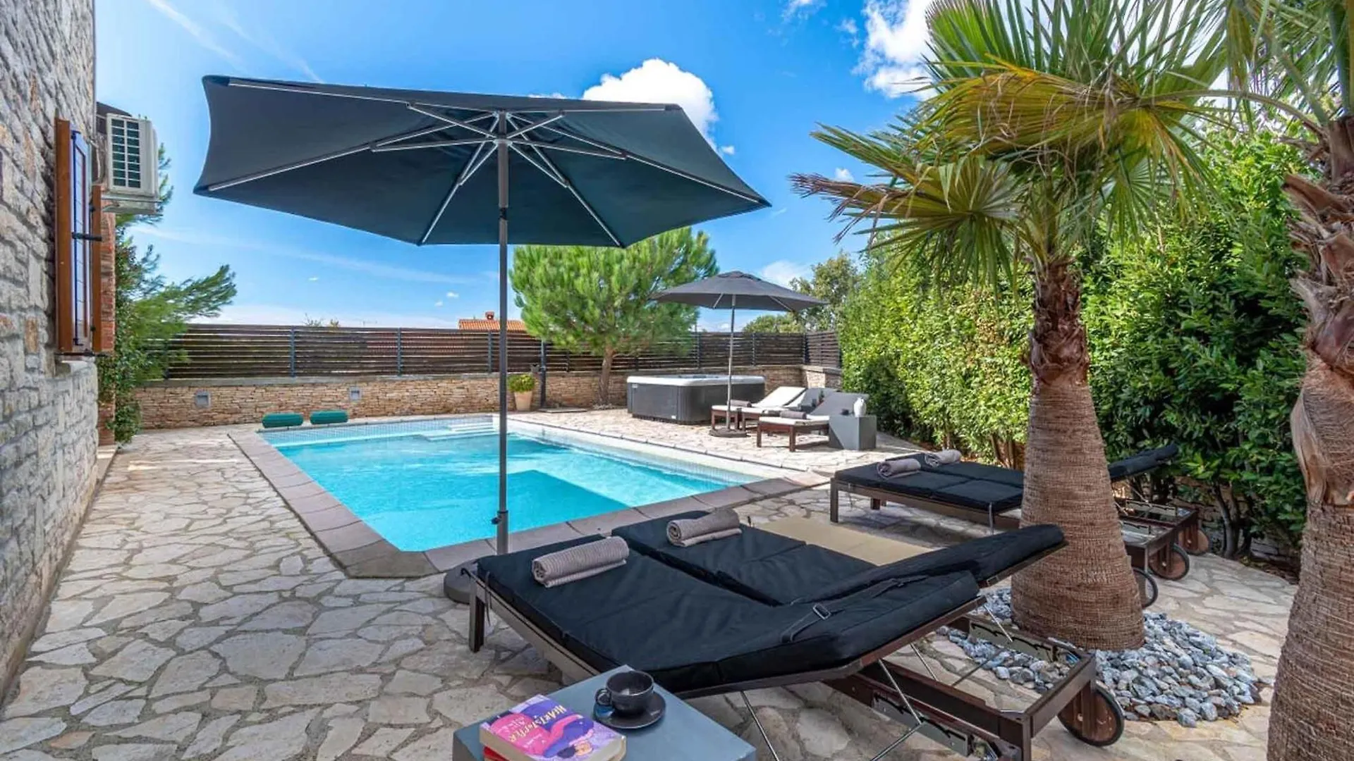 Nice Home In Cabrunici With Wifi