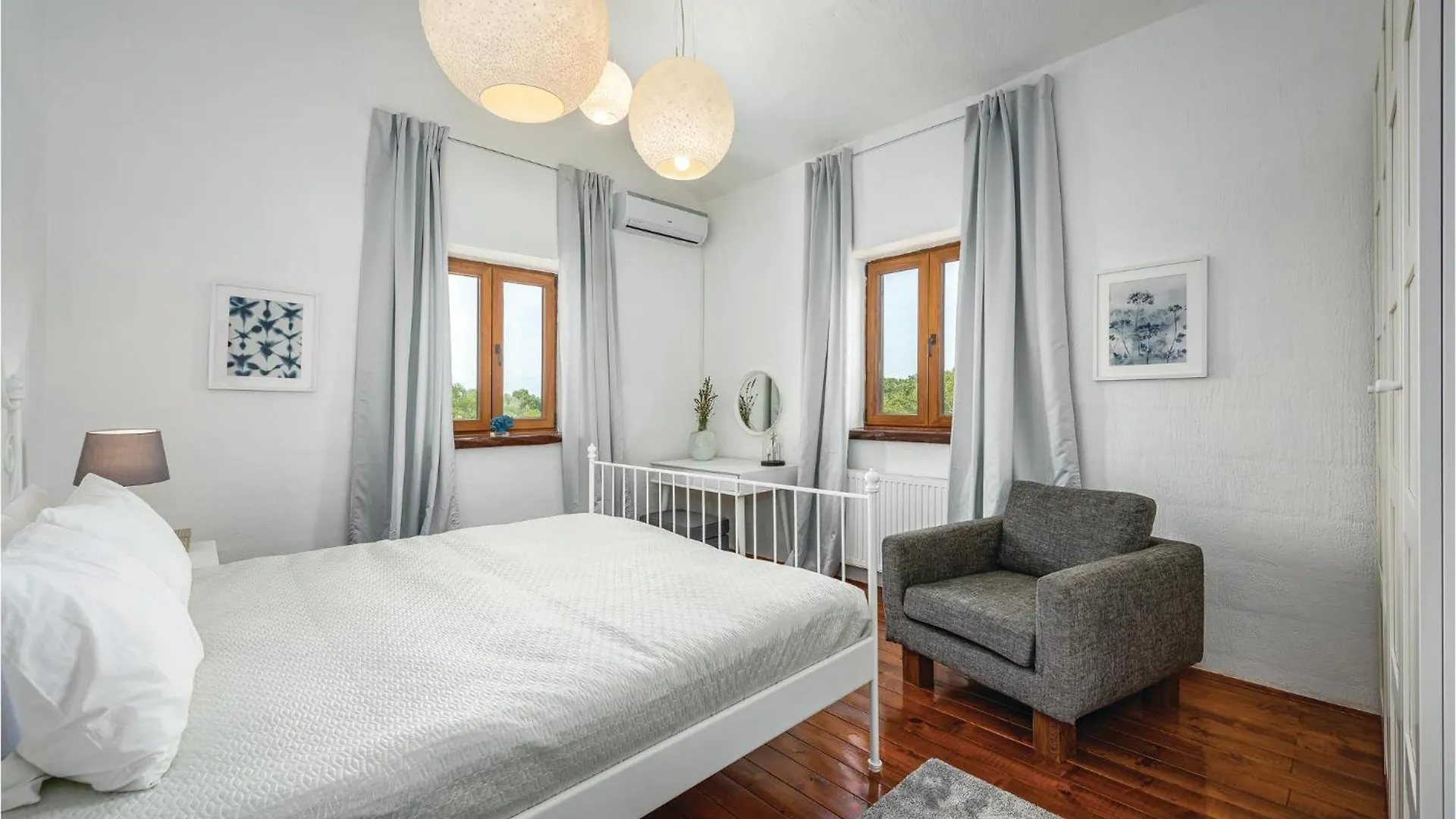 Nice Home In Cabrunici With Wifi 0*,